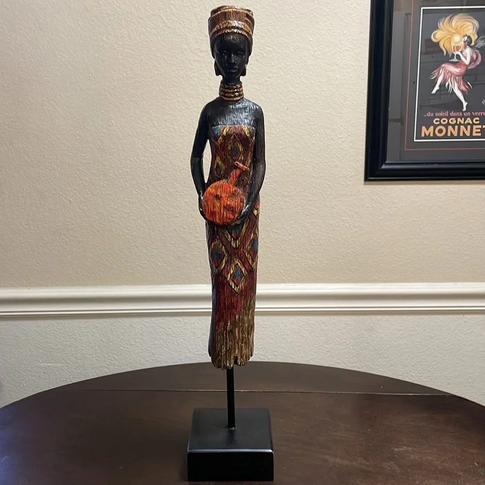 African lady wooden statue